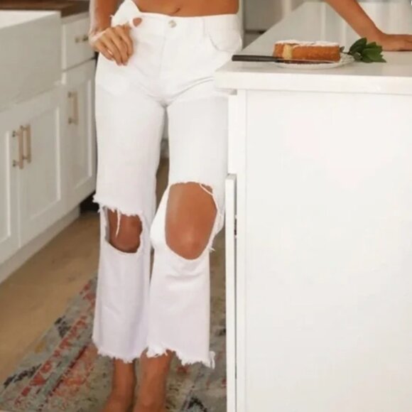 NWT We The Free White Distressed Cropped Flare Jeans Size 28 - Picture 4 of 15